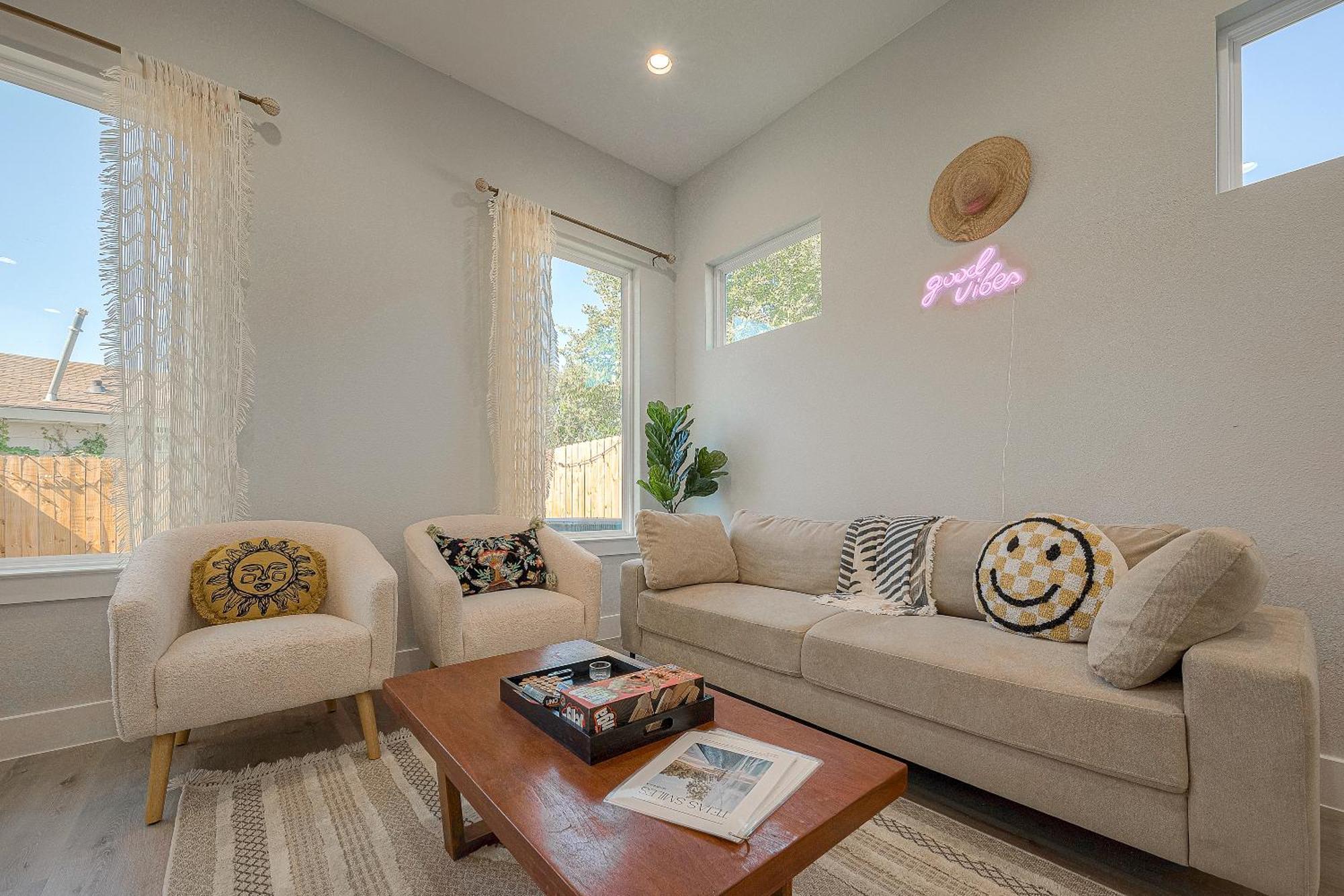 Modern Home Near Downtown With Fast Wifi, Bbq, Games & Ev Equipped! 休斯敦 外观 照片
